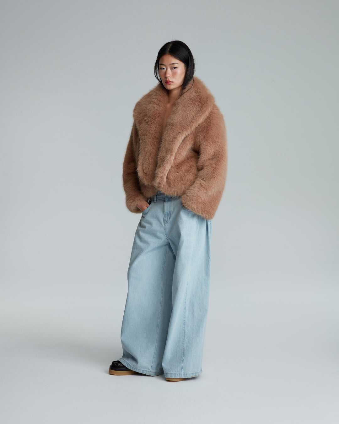 FAUX FUR CROPPED JACKET (BROWN)