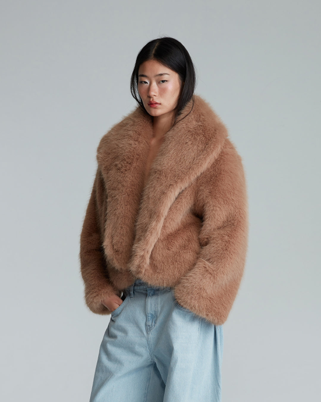 FAUX FUR CROPPED JACKET (BROWN)